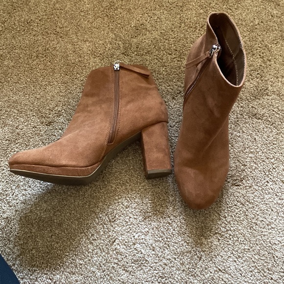 Suede boots - Picture 2 of 4